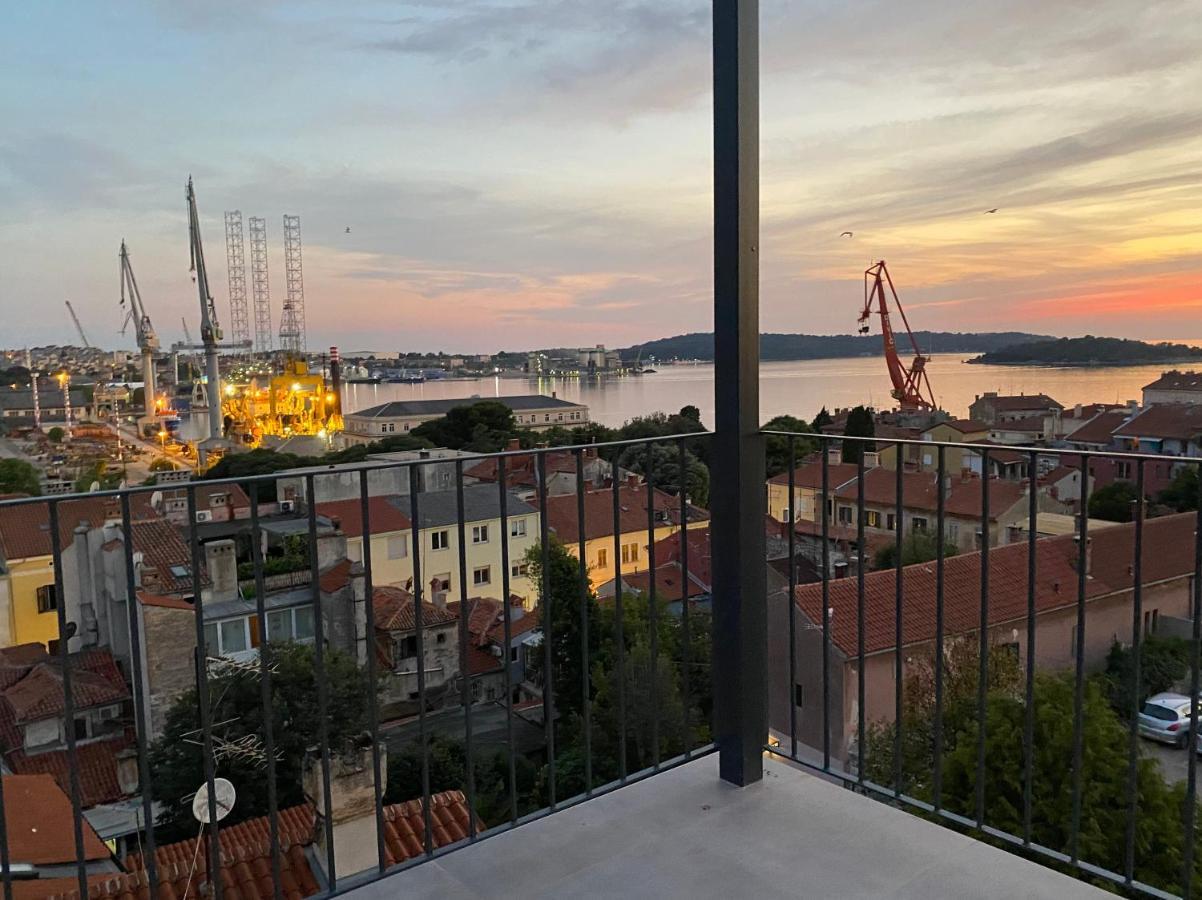 Castropola Views With Private Parking Apartamento Exterior foto