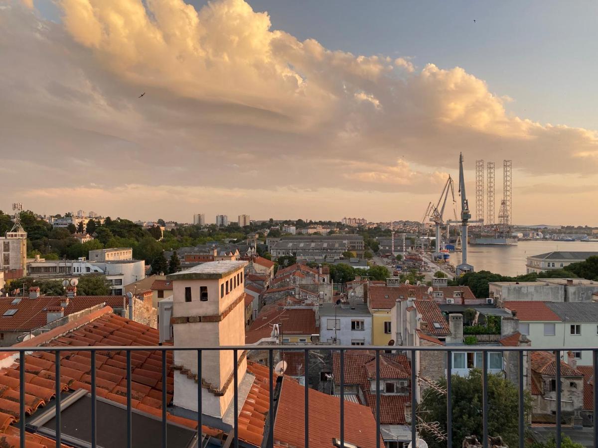 Castropola Views With Private Parking Apartamento Exterior foto