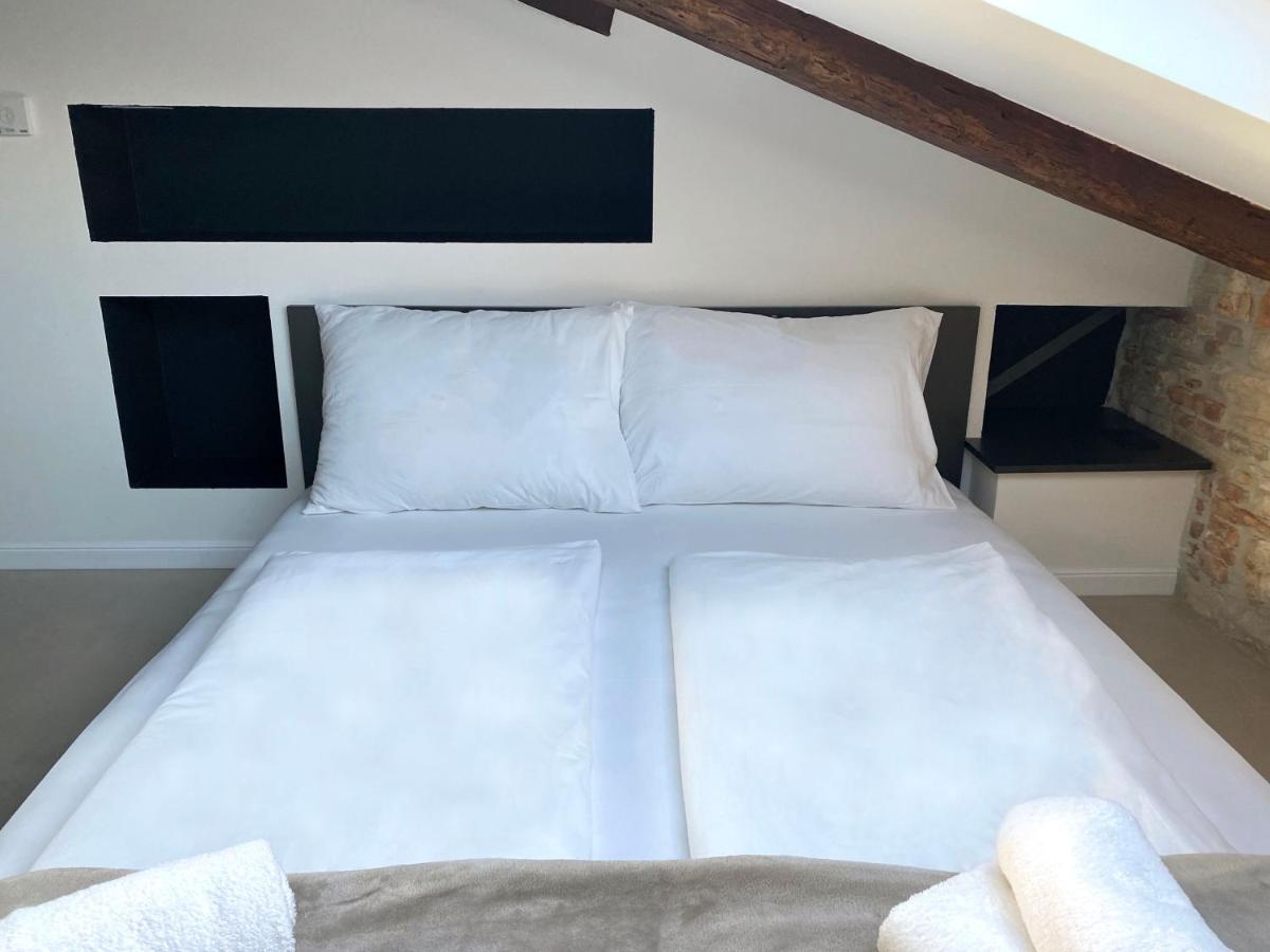 Castropola Views With Private Parking Apartamento Exterior foto
